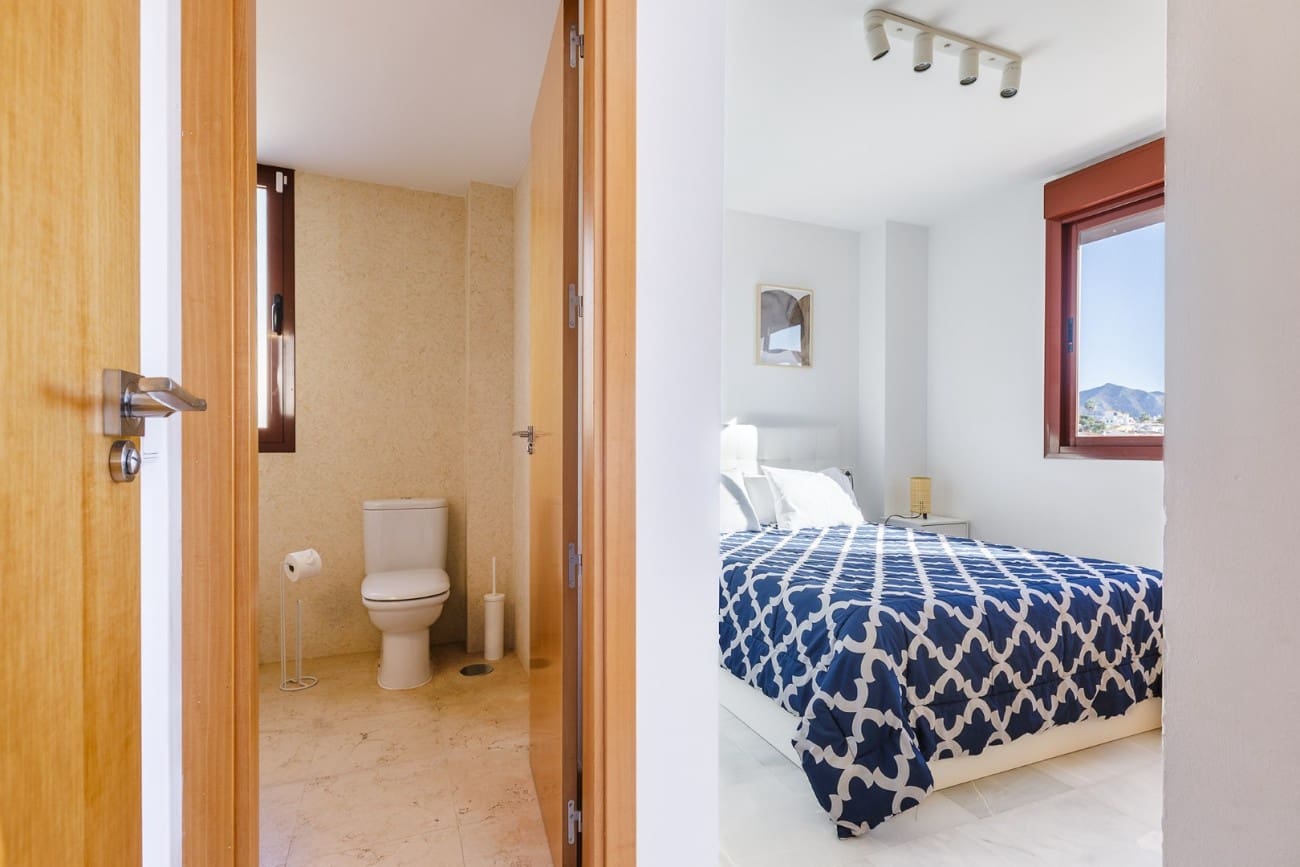 2 bedroom Penthouse for sale in Nerja with pool - € 390,000 (Ref: 9523906)