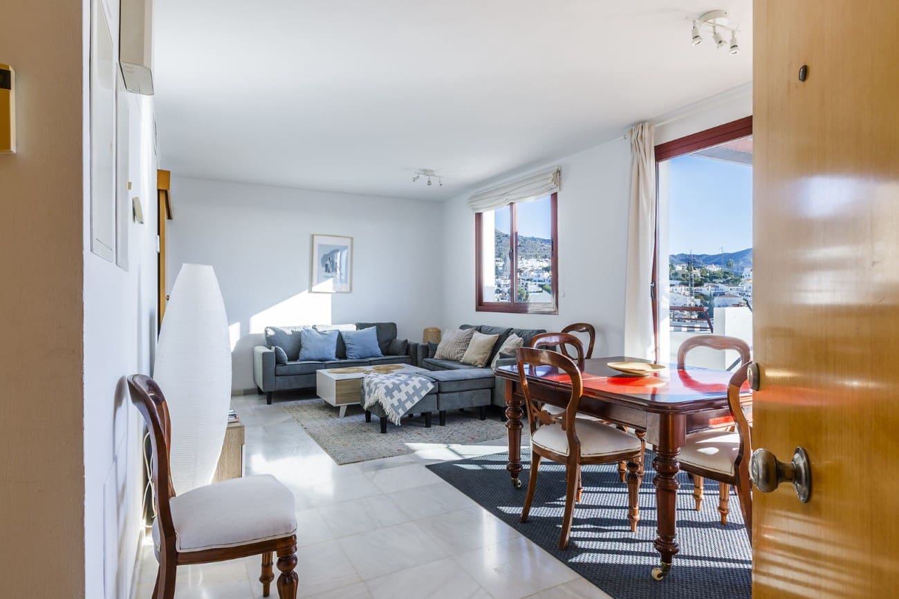 2 bedroom Penthouse for sale in Nerja with pool - € 390,000 (Ref: 9523906)