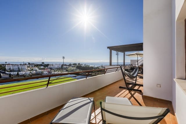 2 bedroom Penthouse for sale in Nerja with pool - € 390,000 (Ref: 9523906)
