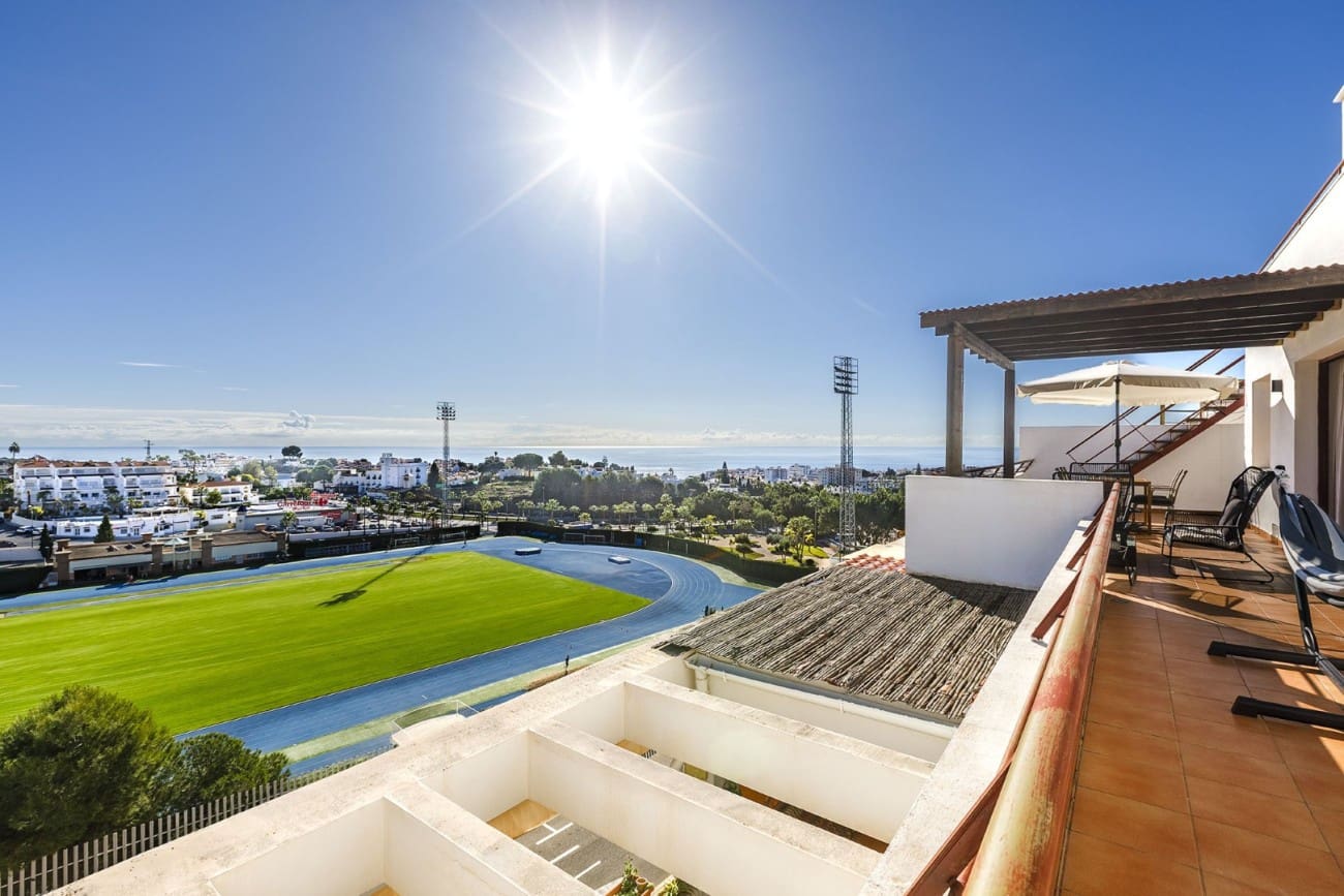 2 bedroom Penthouse for sale in Nerja with pool - € 390,000 (Ref: 9523906)