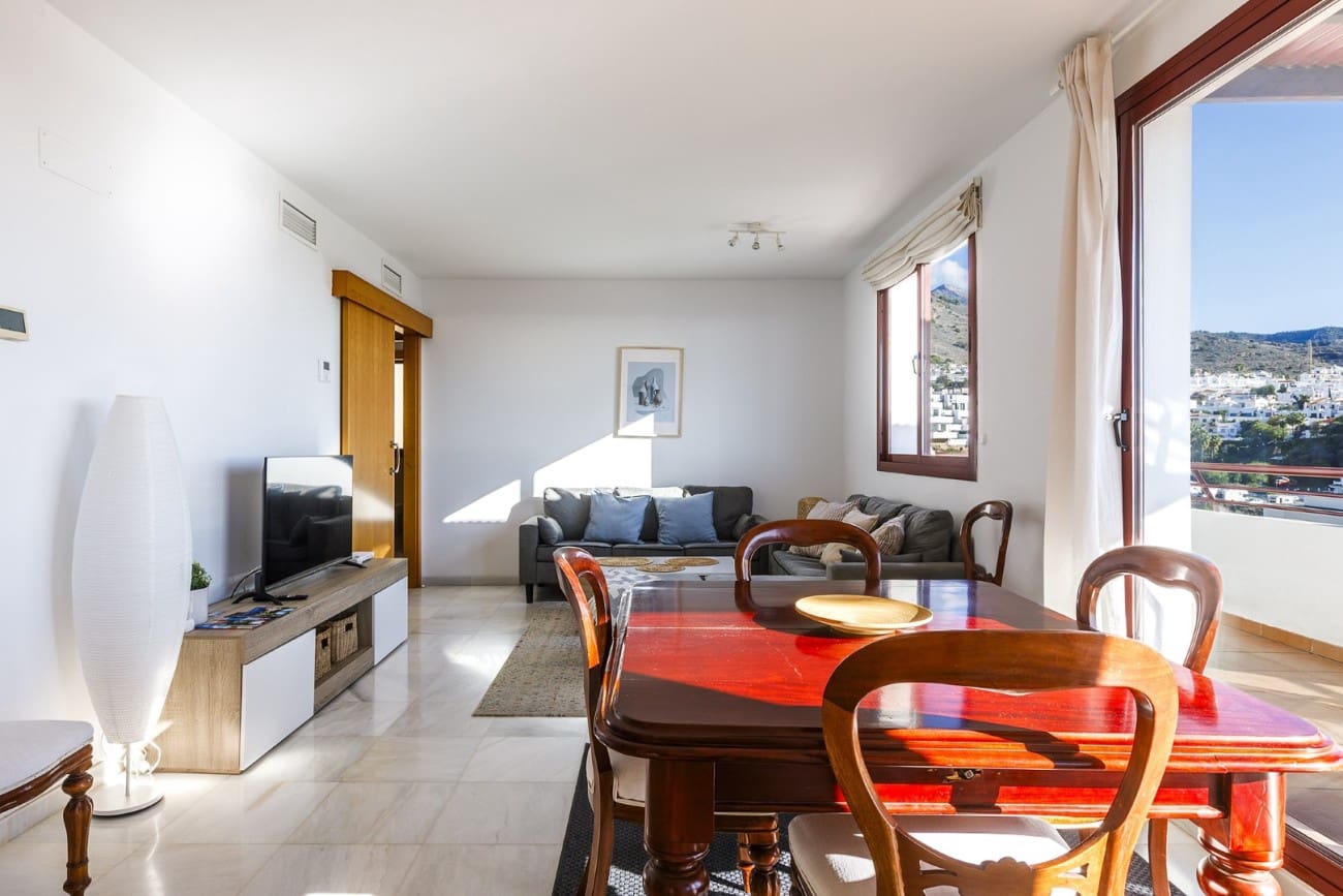 2 bedroom Penthouse for sale in Nerja with pool - € 390,000 (Ref: 9523906)