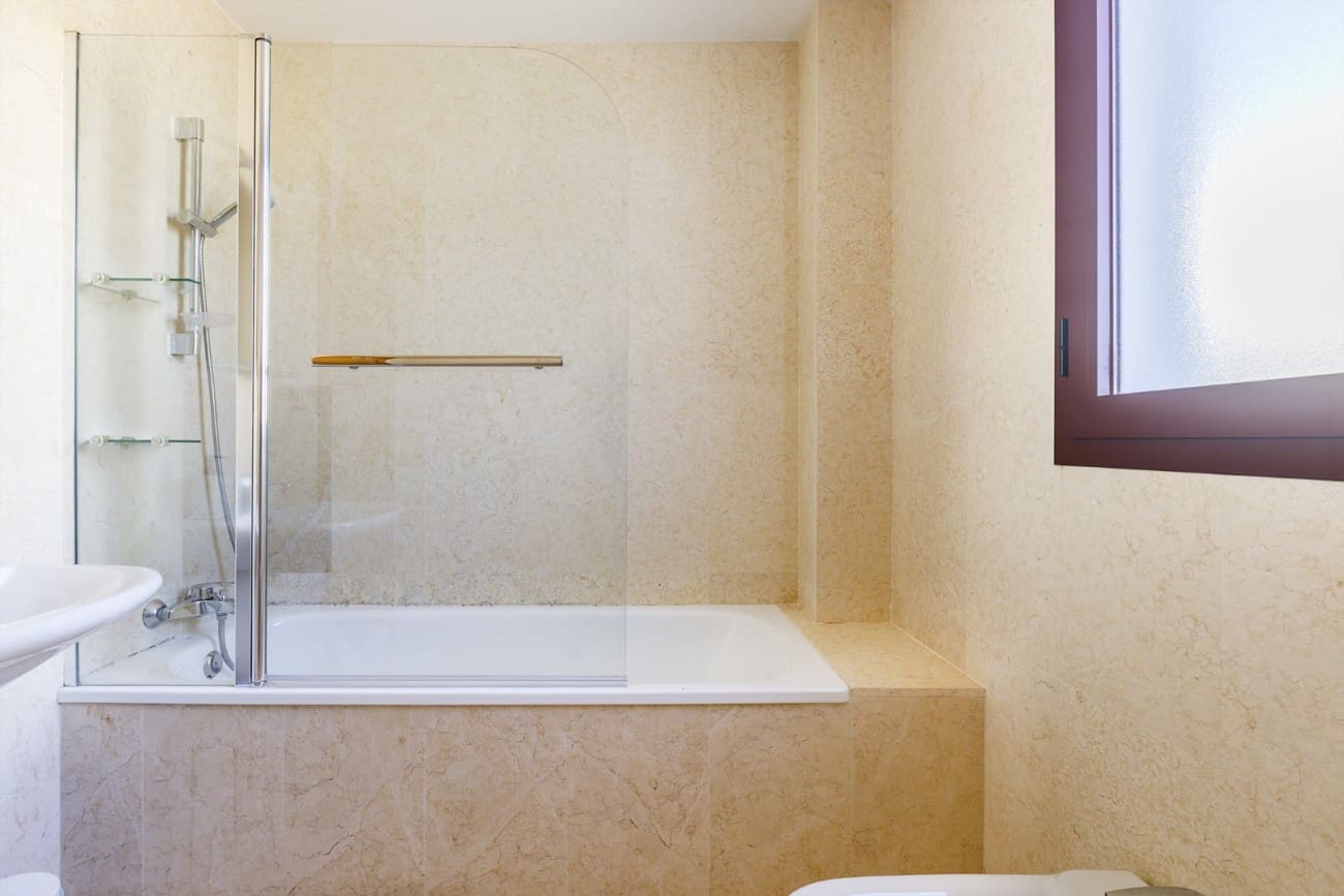 2 bedroom Penthouse for sale in Nerja with pool - € 390,000 (Ref: 9523906)