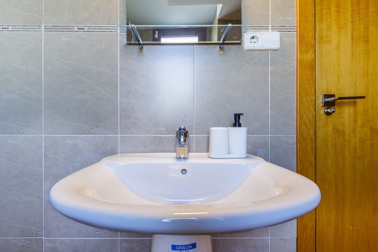 2 bedroom Penthouse for sale in Nerja with pool - € 390,000 (Ref: 9523906)