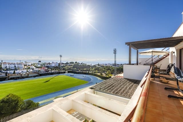 2 bedroom Penthouse for sale in Nerja with pool - € 390,000 (Ref: 9523906)