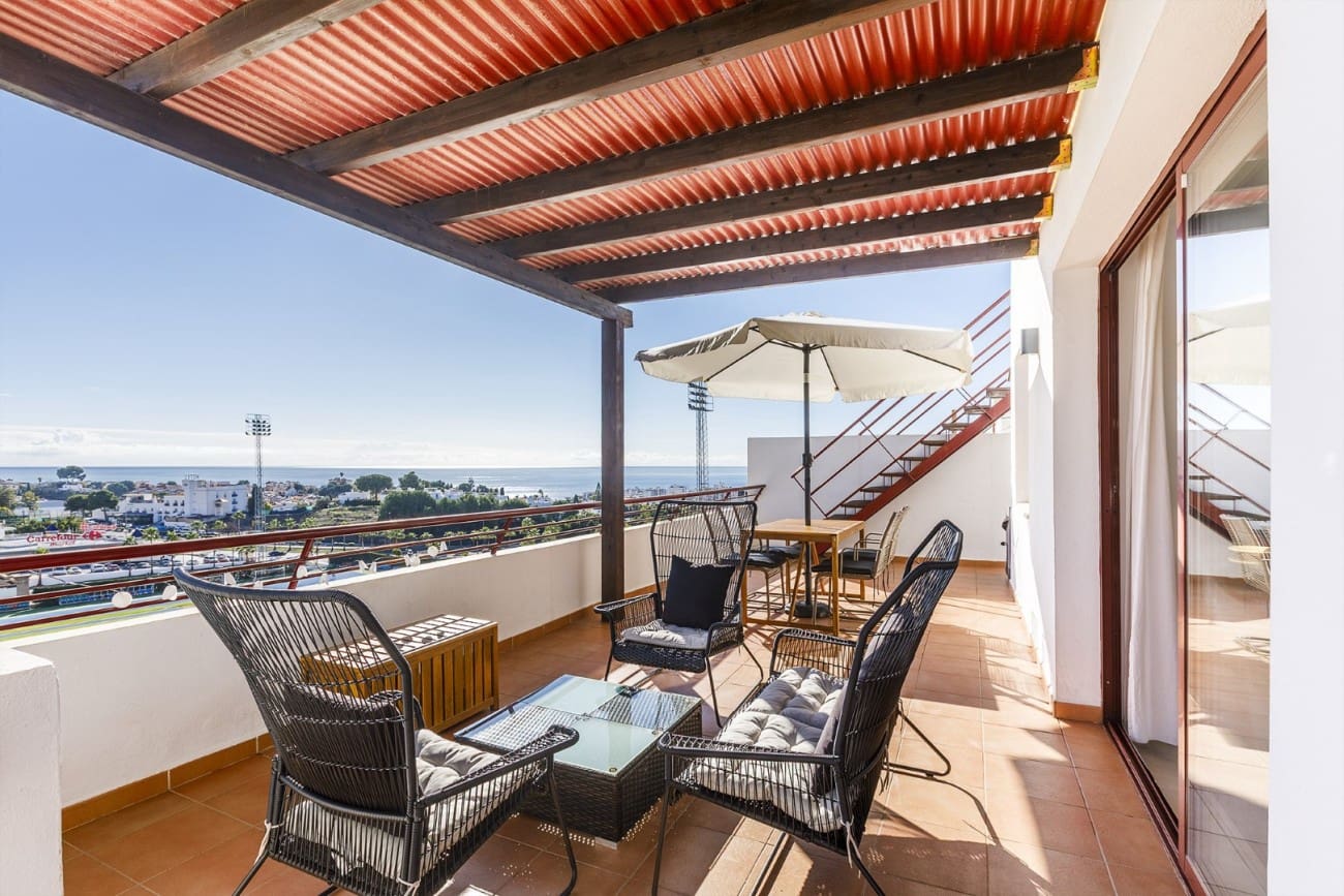 2 bedroom Penthouse for sale in Nerja with pool - € 390,000 (Ref: 9523906)