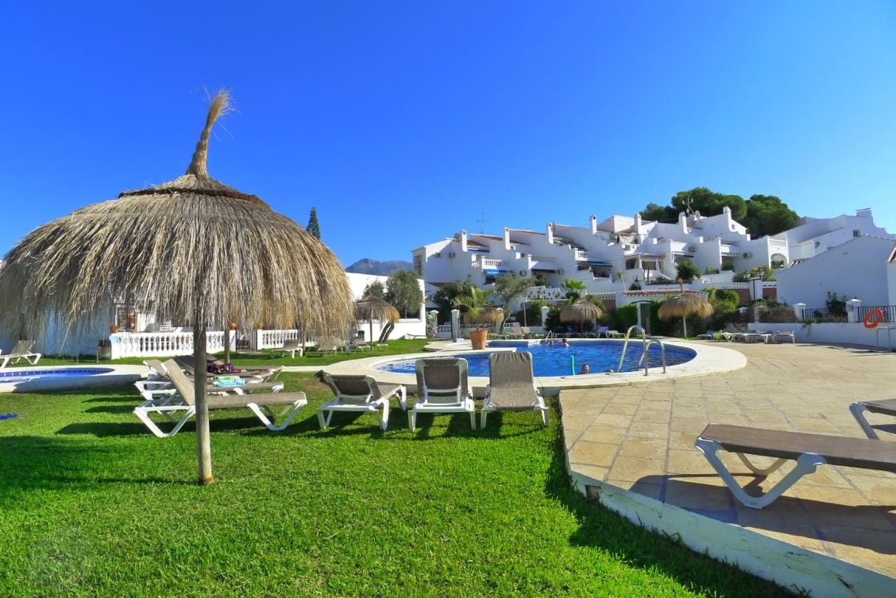 2 soveværelse Byhus til salg i Nerja med swimmingpool - € 290.000 (Ref: 9535487)