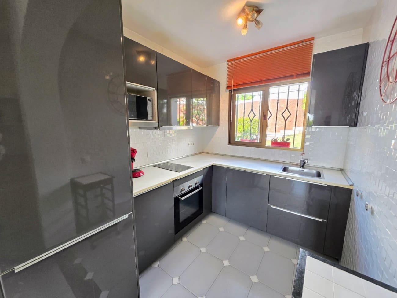 2 soveværelse Byhus til salg i Nerja med swimmingpool - € 290.000 (Ref: 9535487)