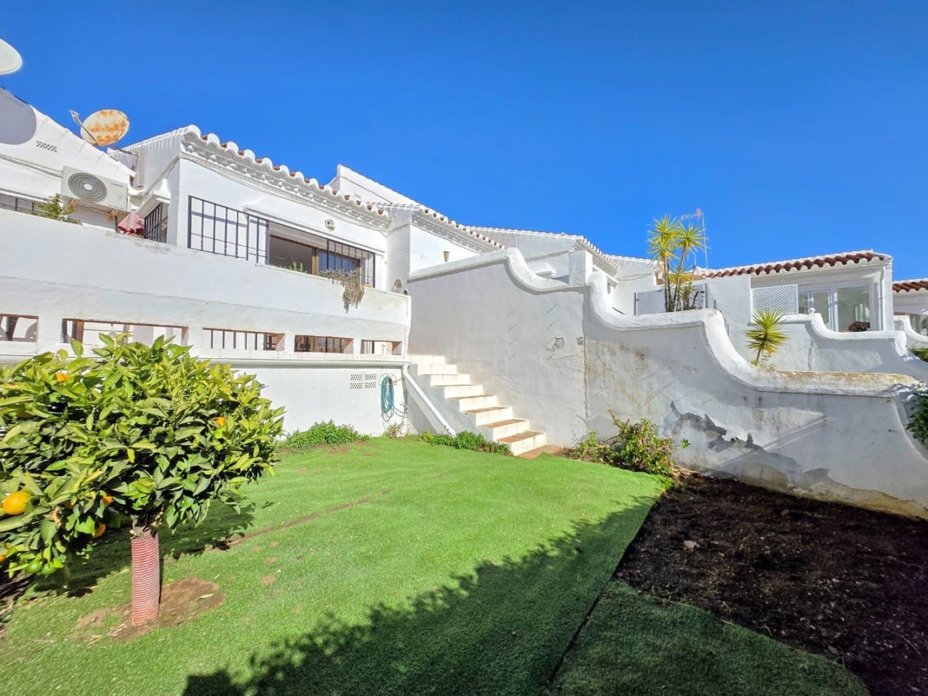 2 soveværelse Byhus til salg i Nerja med swimmingpool - € 290.000 (Ref: 9535487)