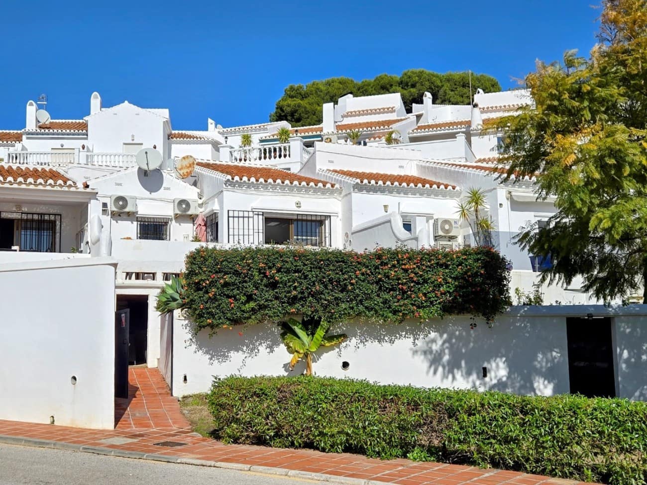 2 soveværelse Byhus til salg i Nerja med swimmingpool - € 290.000 (Ref: 9535487)