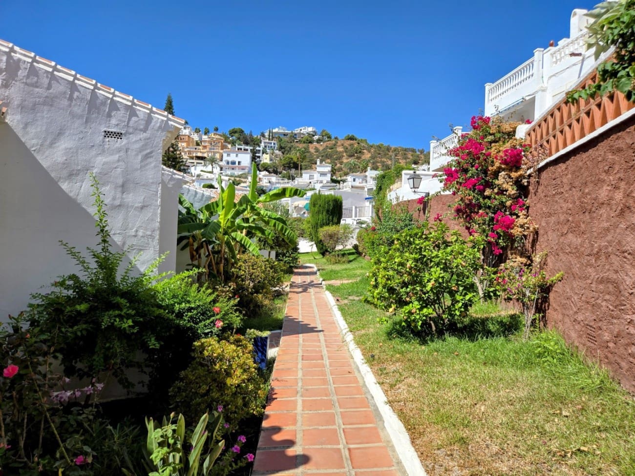 2 soveværelse Byhus til salg i Nerja med swimmingpool - € 290.000 (Ref: 9535487)