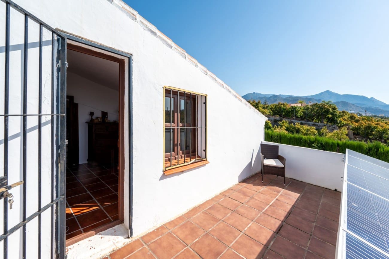 2 makuuhuone Maalaistalo myytävänä paikassa Nerja mukana uima-altaan - 420 000 € (Ref: 9585313)