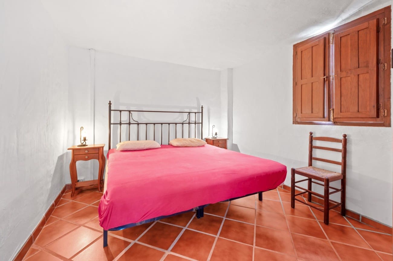 2 makuuhuone Maalaistalo myytävänä paikassa Nerja mukana uima-altaan - 420 000 € (Ref: 9585313)