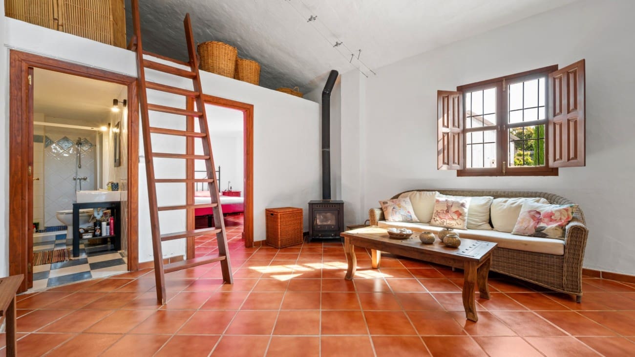 2 makuuhuone Maalaistalo myytävänä paikassa Nerja mukana uima-altaan - 420 000 € (Ref: 9585313)