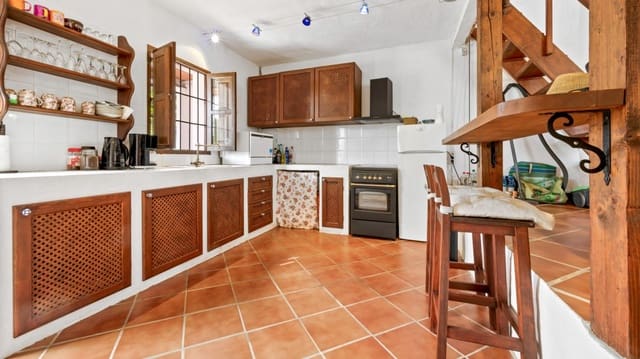 2 makuuhuone Maalaistalo myytävänä paikassa Nerja mukana uima-altaan - 420 000 € (Ref: 9585313)