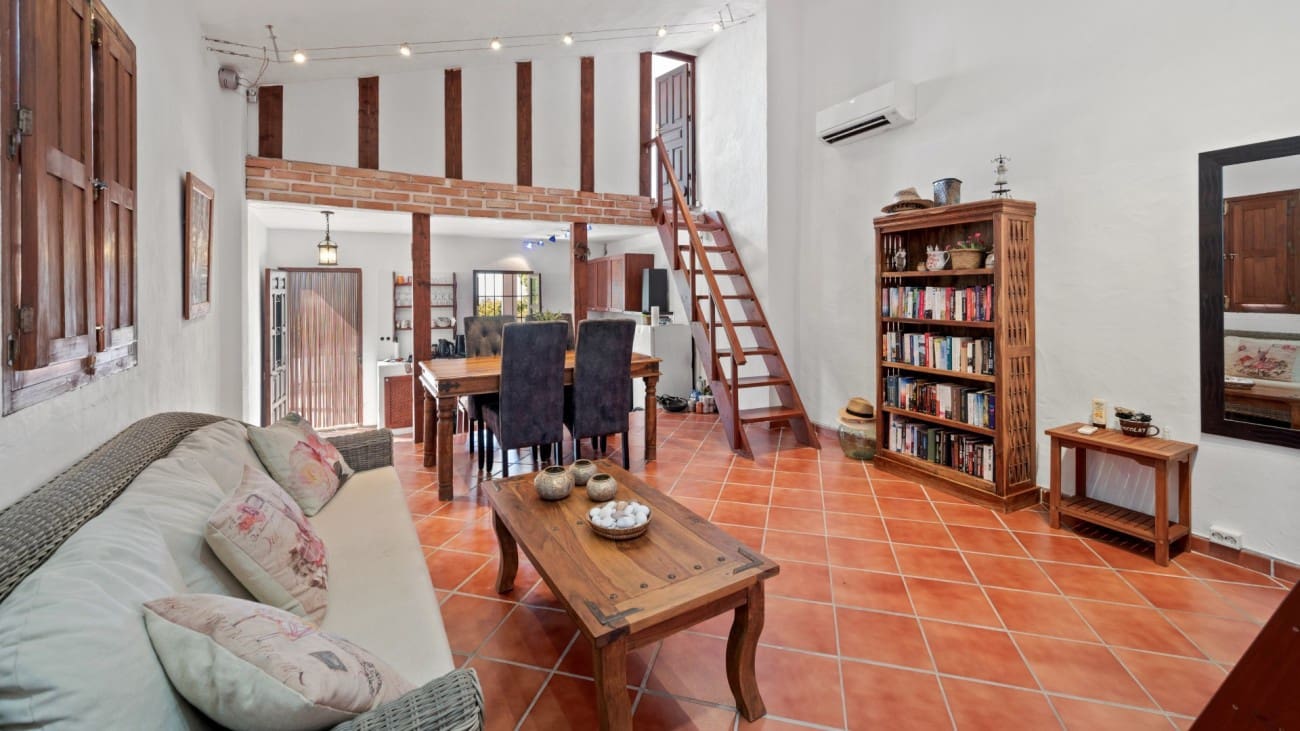 2 makuuhuone Maalaistalo myytävänä paikassa Nerja mukana uima-altaan - 420 000 € (Ref: 9585313)