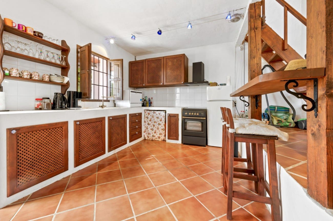 2 makuuhuone Maalaistalo myytävänä paikassa Nerja mukana uima-altaan - 420 000 € (Ref: 9585313)