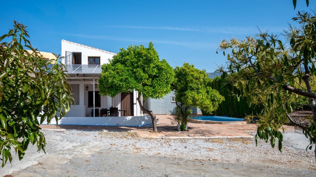 2 makuuhuone Maalaistalo myytävänä paikassa Nerja mukana uima-altaan - 420 000 € (Ref: 9585313)