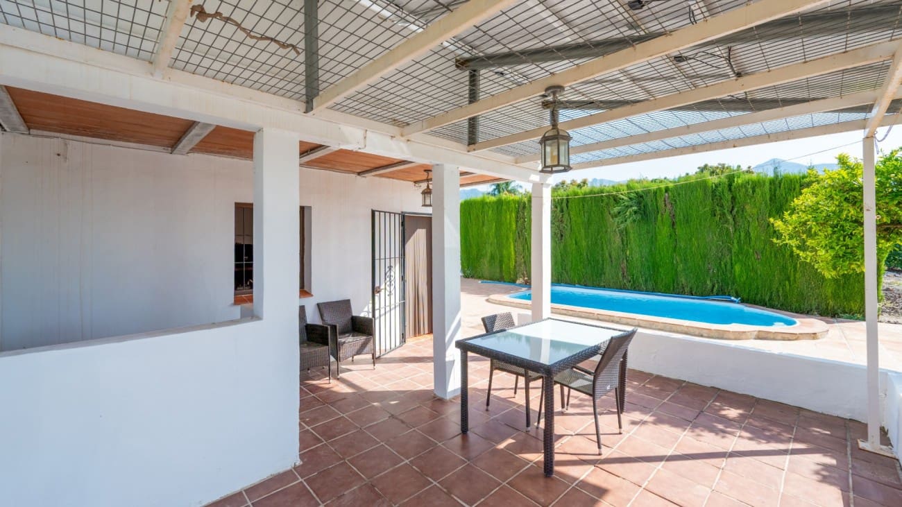 2 makuuhuone Maalaistalo myytävänä paikassa Nerja mukana uima-altaan - 420 000 € (Ref: 9585313)