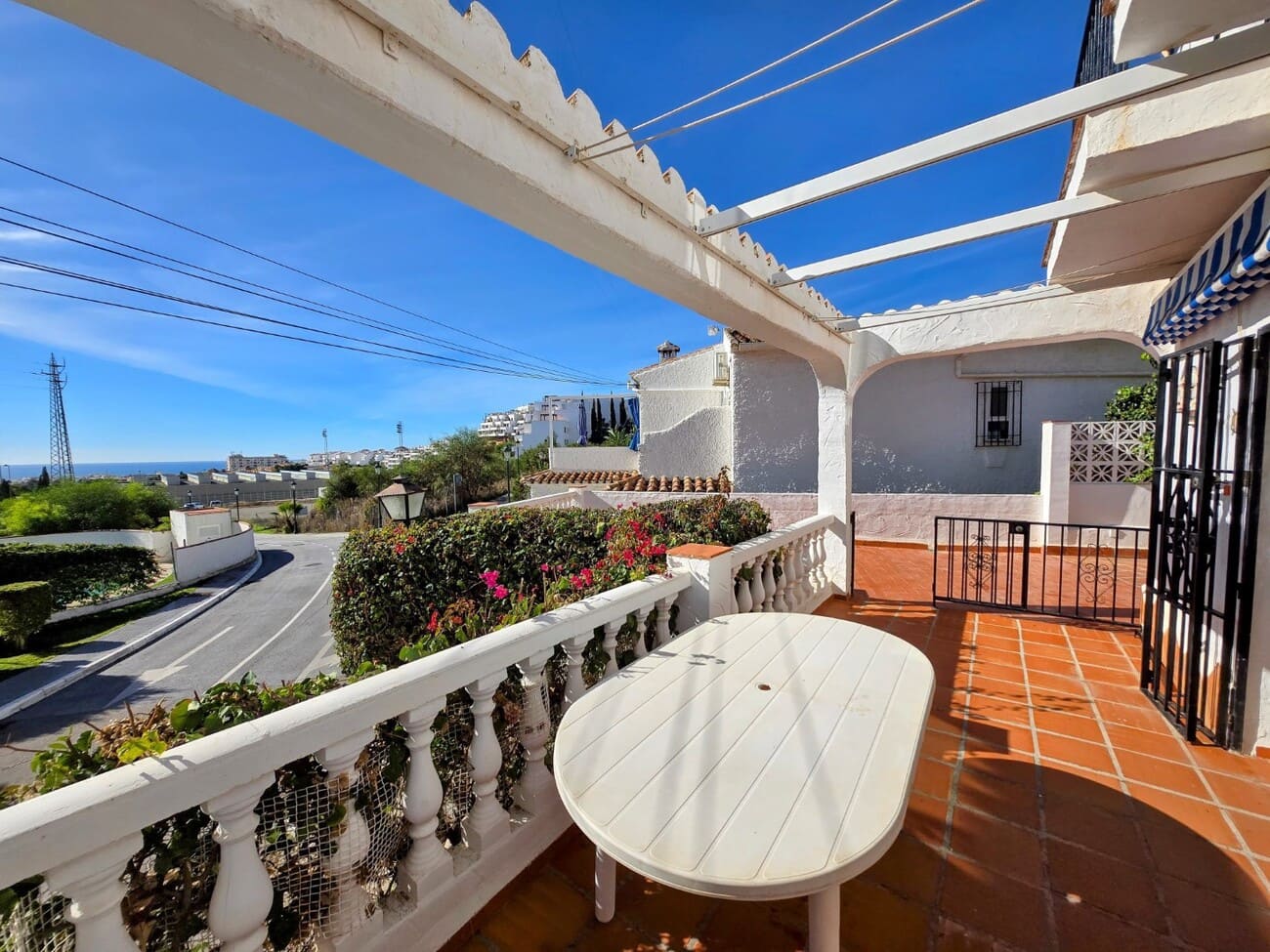 3 soverom Villa til salgs i Nerja med svømmebasseng garasje - € 484 000 (Ref: 9719407)