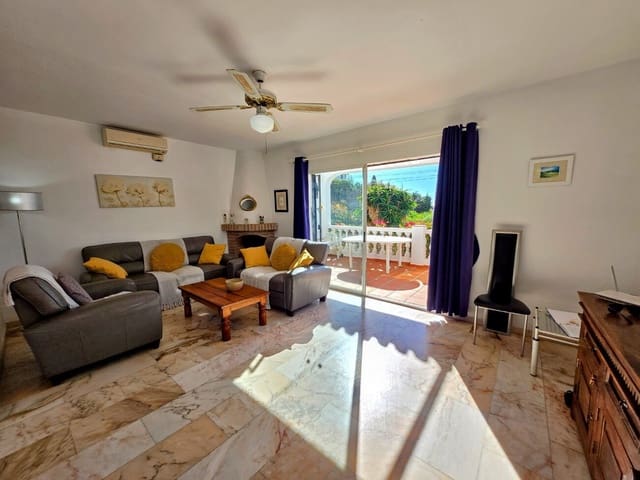 3 soverom Villa til salgs i Nerja med svømmebasseng garasje - € 484 000 (Ref: 9719407)