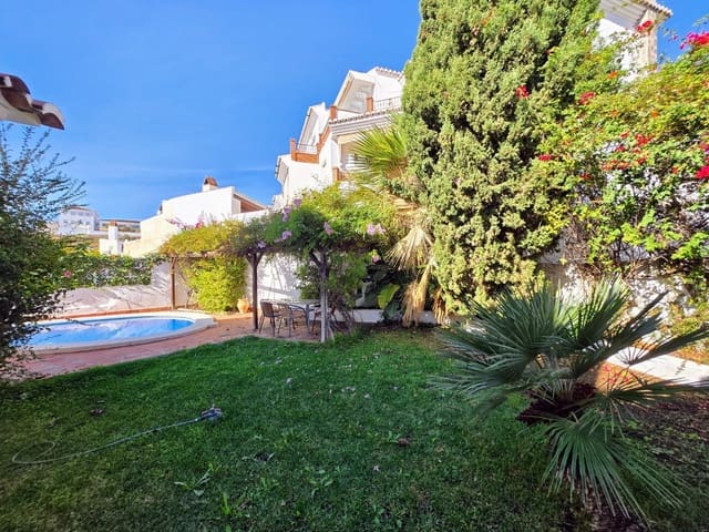 3 soverom Villa til salgs i Nerja med svømmebasseng garasje - € 484 000 (Ref: 9719407)