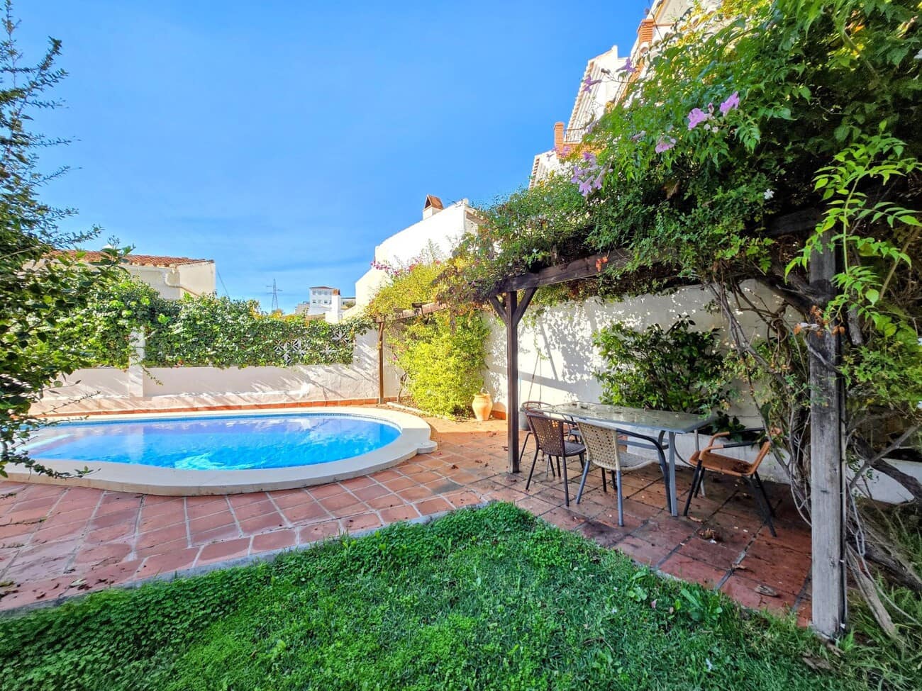 3 soverom Villa til salgs i Nerja med svømmebasseng garasje - € 484 000 (Ref: 9719407)