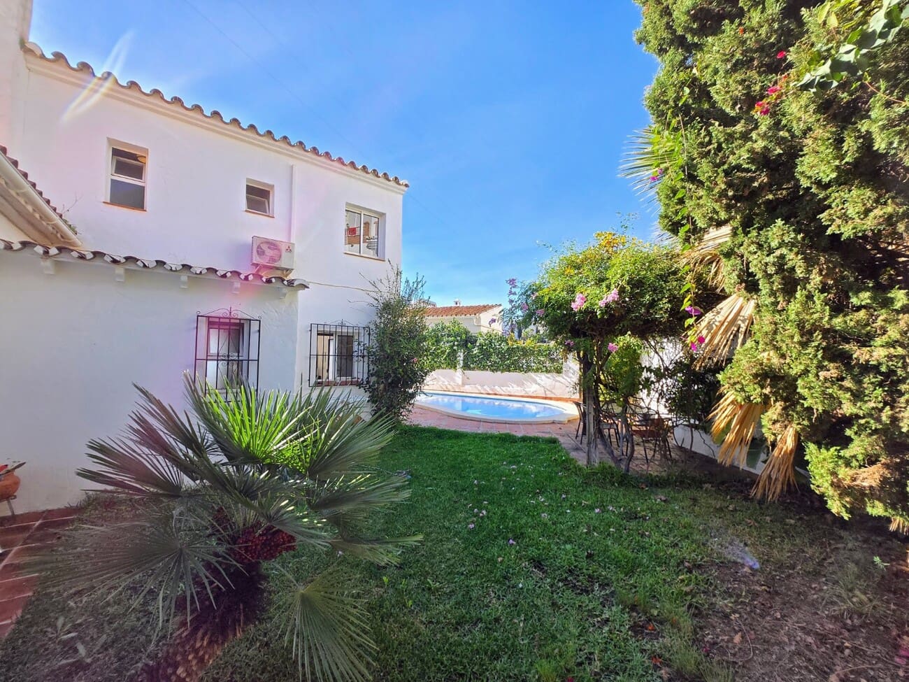 3 soverom Villa til salgs i Nerja med svømmebasseng garasje - € 484 000 (Ref: 9719407)