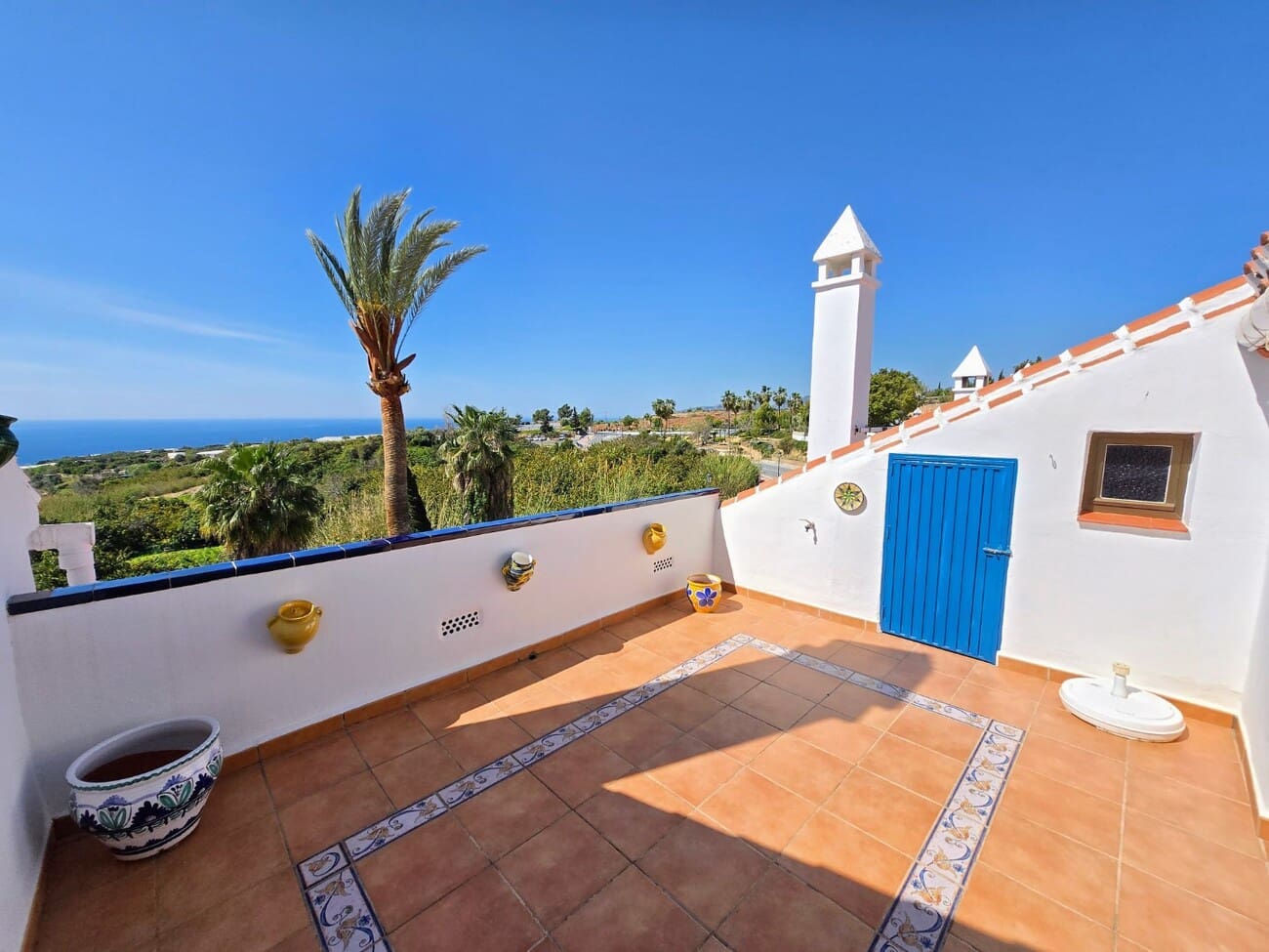 2 bedroom Apartment for sale in Maro with pool - € 249,000 (Ref: 9726287)