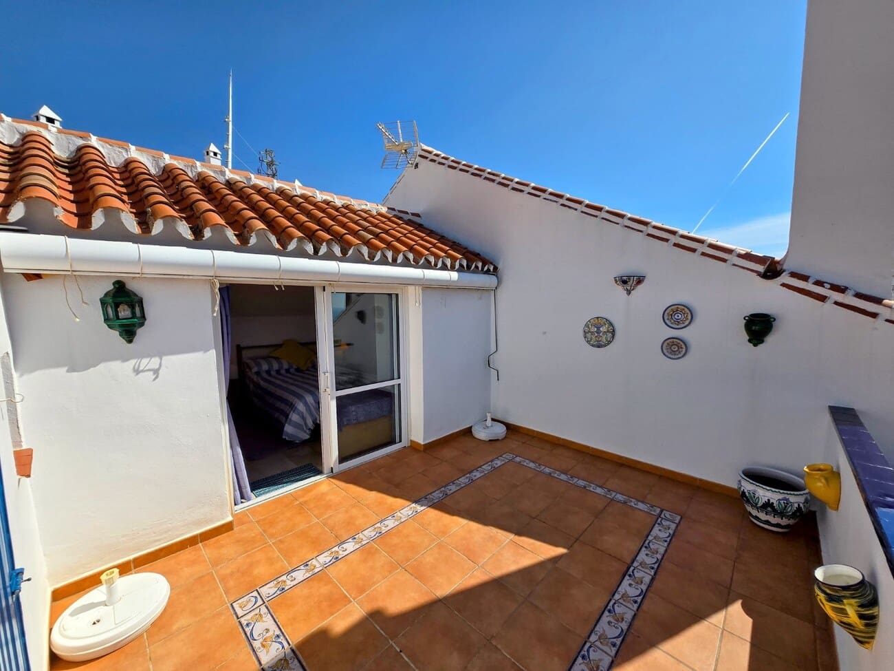 2 bedroom Apartment for sale in Maro with pool - € 249,000 (Ref: 9726287)