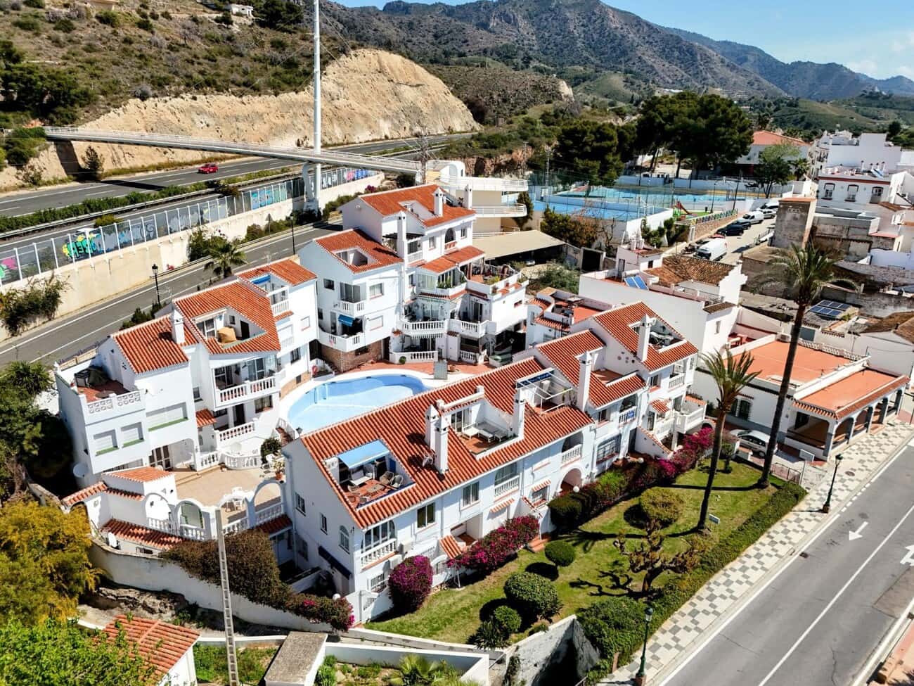 2 bedroom Apartment for sale in Maro with pool - € 249,000 (Ref: 9726287)