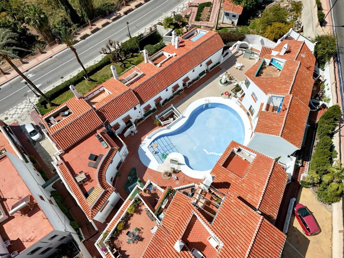 2 bedroom Apartment for sale in Maro with pool - € 249,000 (Ref: 9726287)