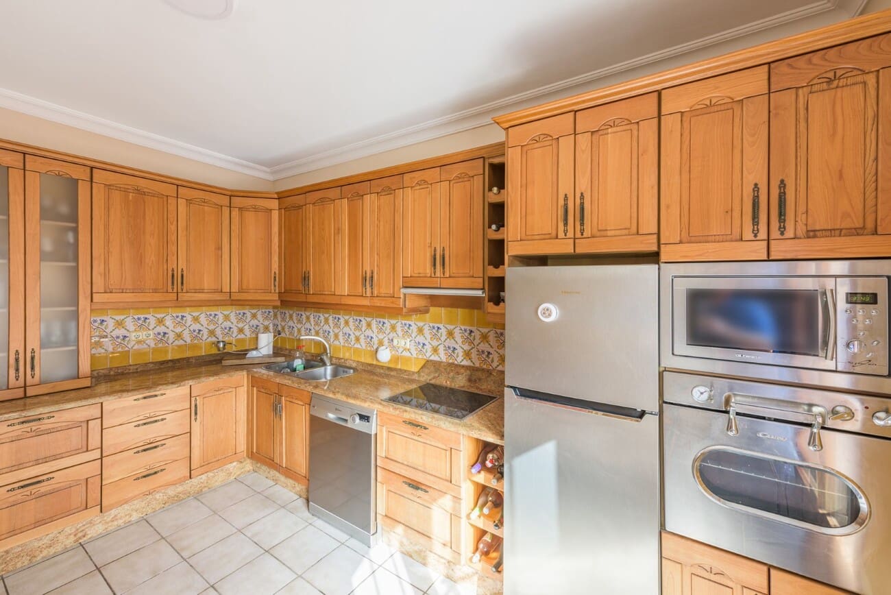 5 bedroom Villa for sale in Nerja with pool - € 2,780,000 (Ref: 9833360)