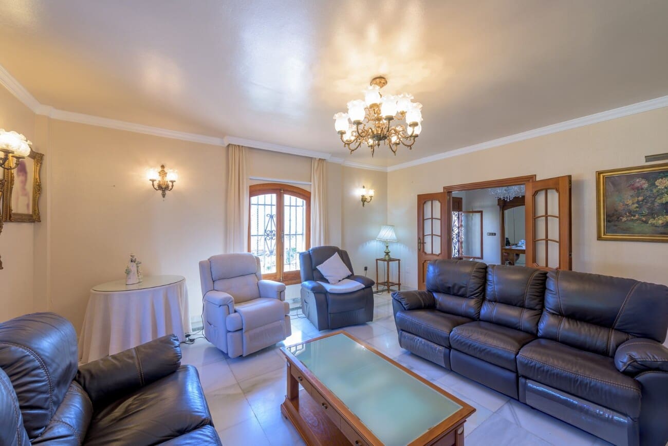 5 bedroom Villa for sale in Nerja with pool - € 2,780,000 (Ref: 9833360)