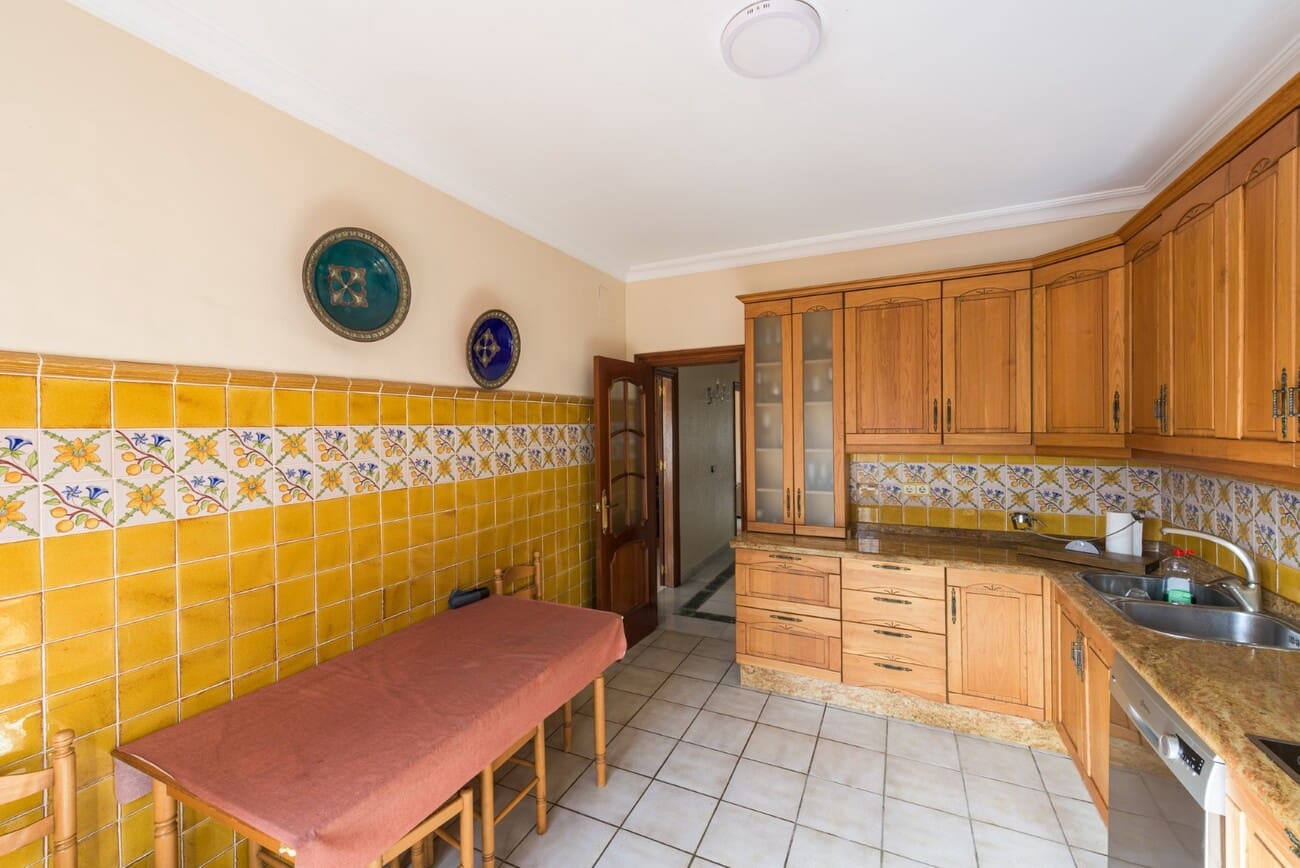 5 bedroom Villa for sale in Nerja with pool - € 2,780,000 (Ref: 9833360)