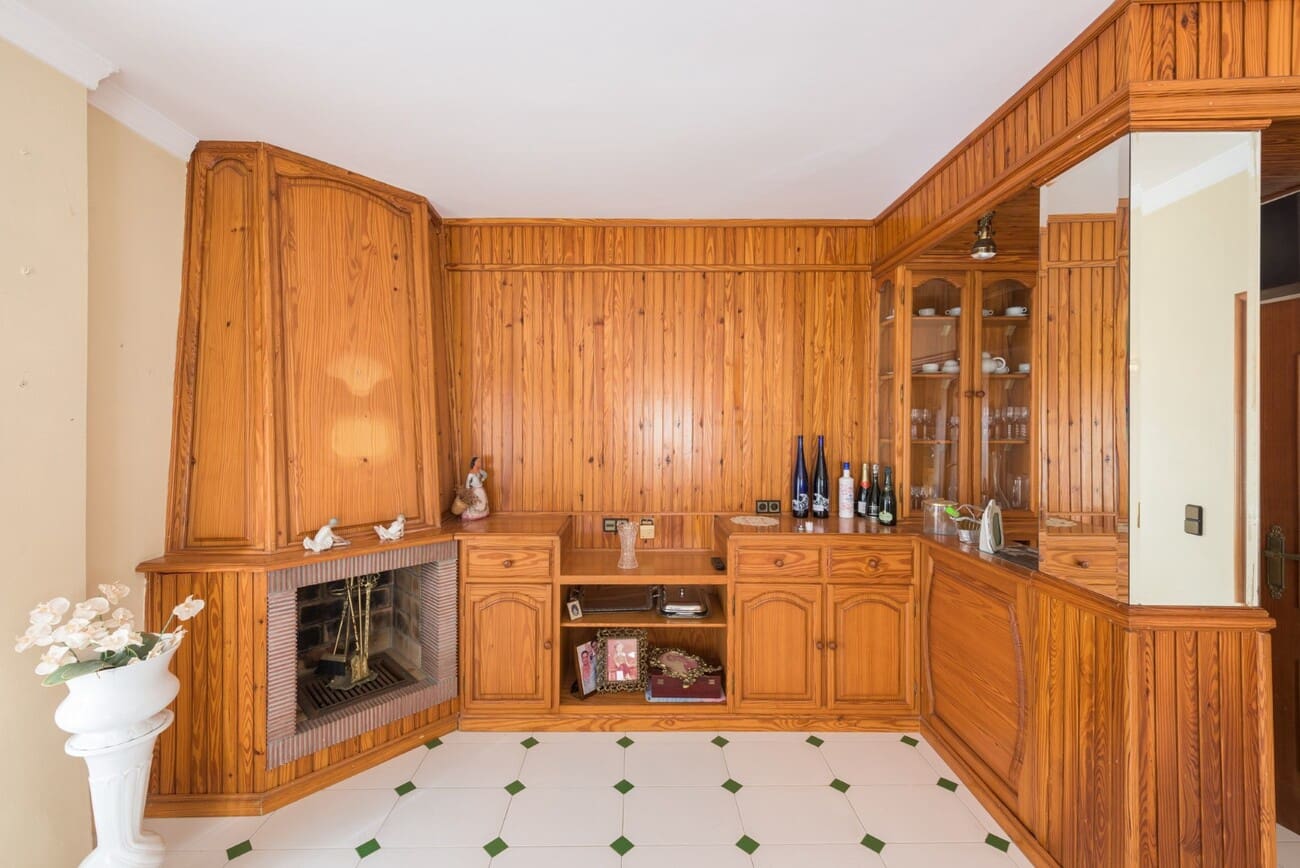 5 bedroom Villa for sale in Nerja with pool - € 2,780,000 (Ref: 9833360)