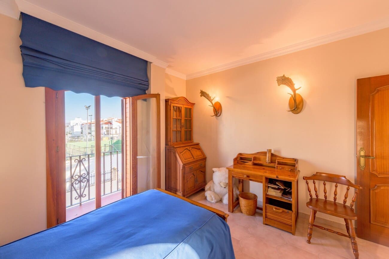 5 bedroom Villa for sale in Nerja with pool - € 2,780,000 (Ref: 9833360)