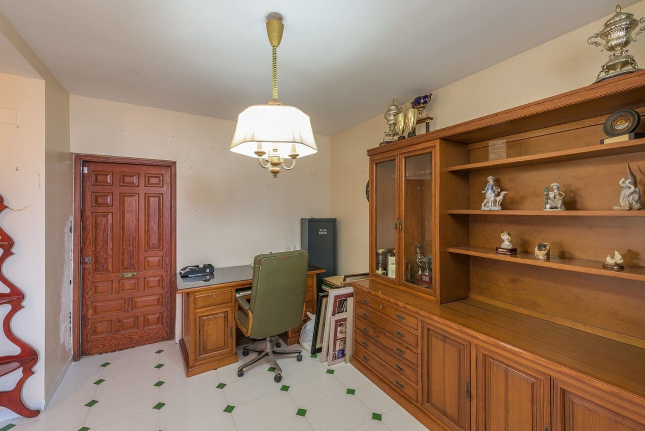 5 bedroom Villa for sale in Nerja with pool - € 2,780,000 (Ref: 9833360)
