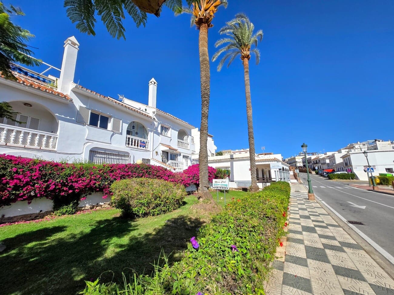 1 bedroom Apartment for sale in Maro with pool - € 159,000 (Ref: 9833361)