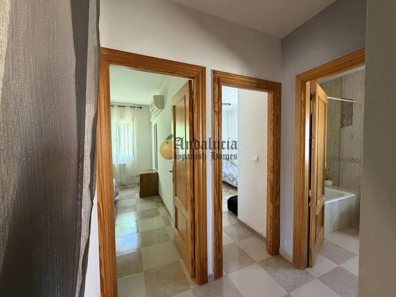 4 Zimmer Villa zu verkaufen in Moraleda de Zafayona mit Pool Garage - 249.000 € (Ref: 10004773)