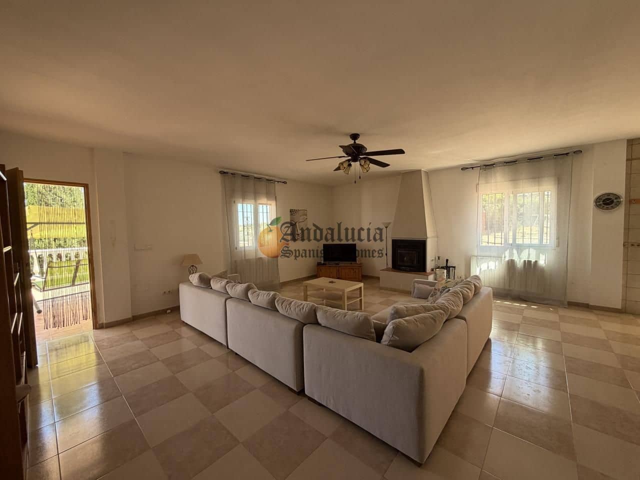 4 Zimmer Villa zu verkaufen in Moraleda de Zafayona mit Pool Garage - 249.000 € (Ref: 10004773)