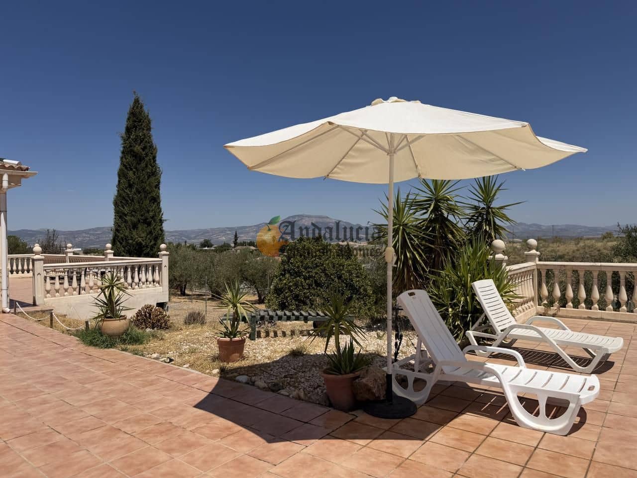 4 Zimmer Villa zu verkaufen in Moraleda de Zafayona mit Pool Garage - 249.000 € (Ref: 10004773)
