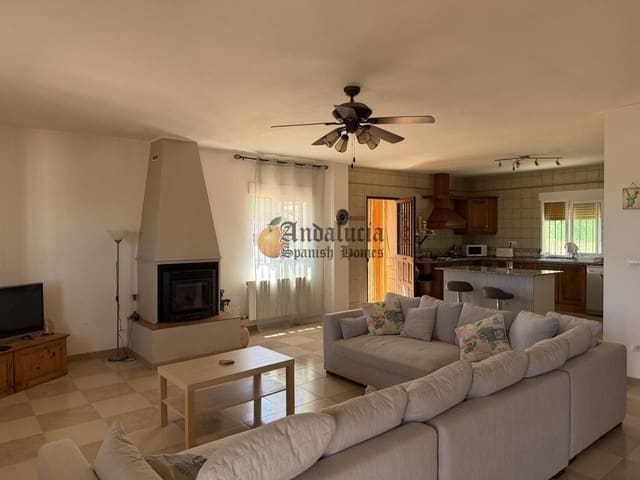 4 Zimmer Villa zu verkaufen in Moraleda de Zafayona mit Pool Garage - 249.000 € (Ref: 10004773)