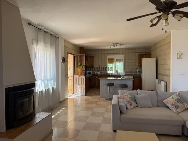 4 Zimmer Villa zu verkaufen in Moraleda de Zafayona mit Pool Garage - 249.000 € (Ref: 10004773)