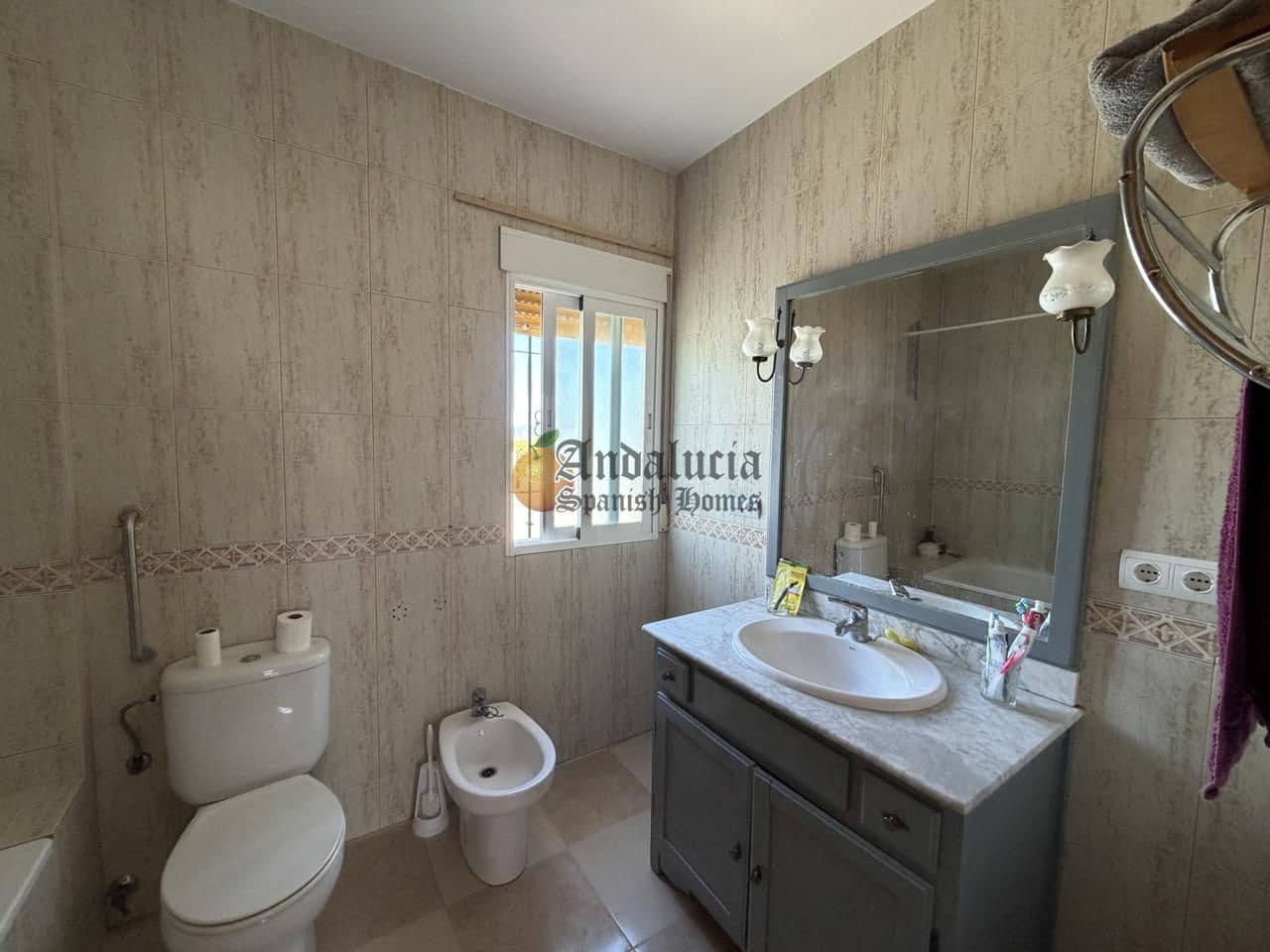 4 Zimmer Villa zu verkaufen in Moraleda de Zafayona mit Pool Garage - 249.000 € (Ref: 10004773)