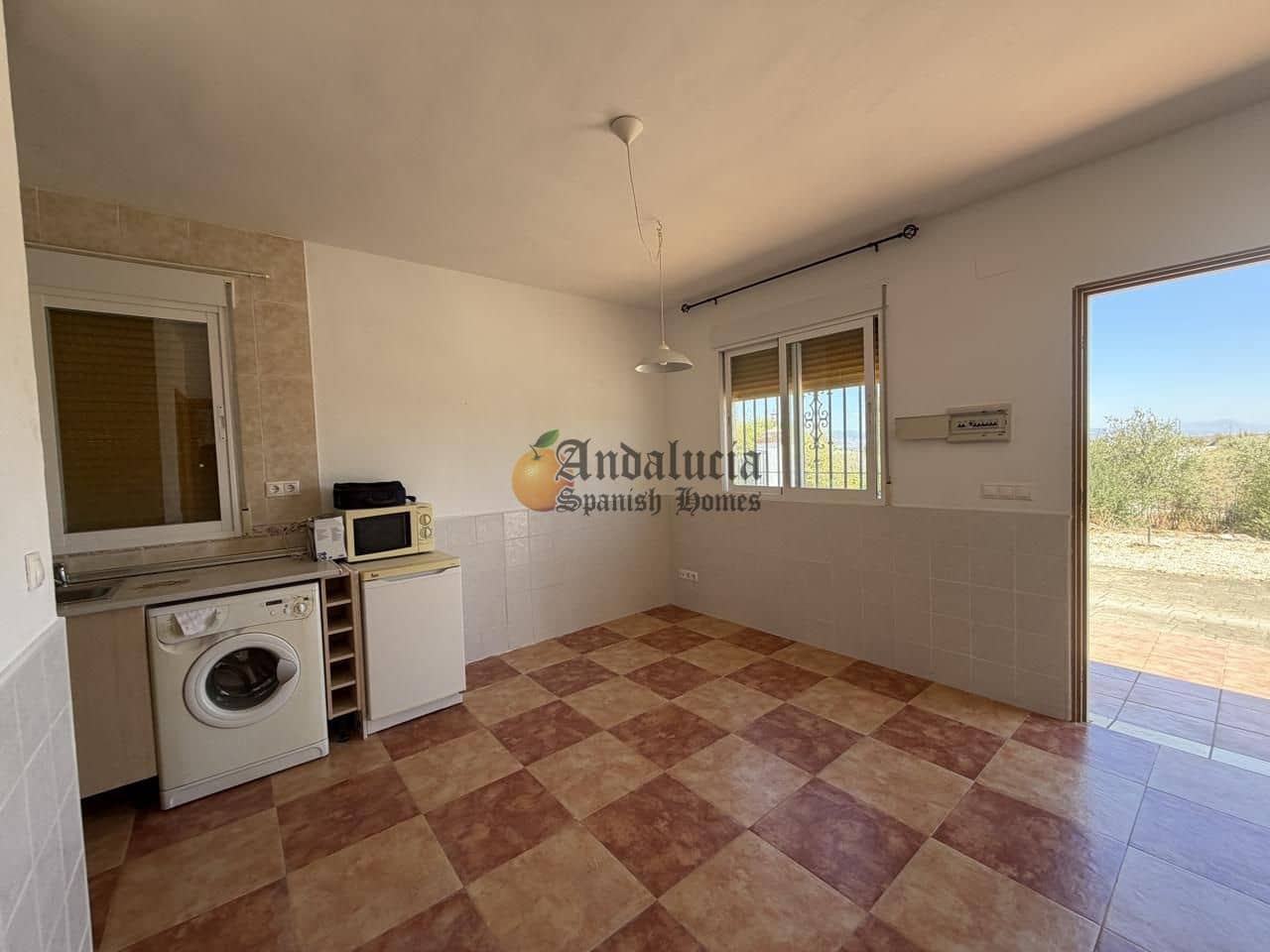 4 Zimmer Villa zu verkaufen in Moraleda de Zafayona mit Pool Garage - 249.000 € (Ref: 10004773)