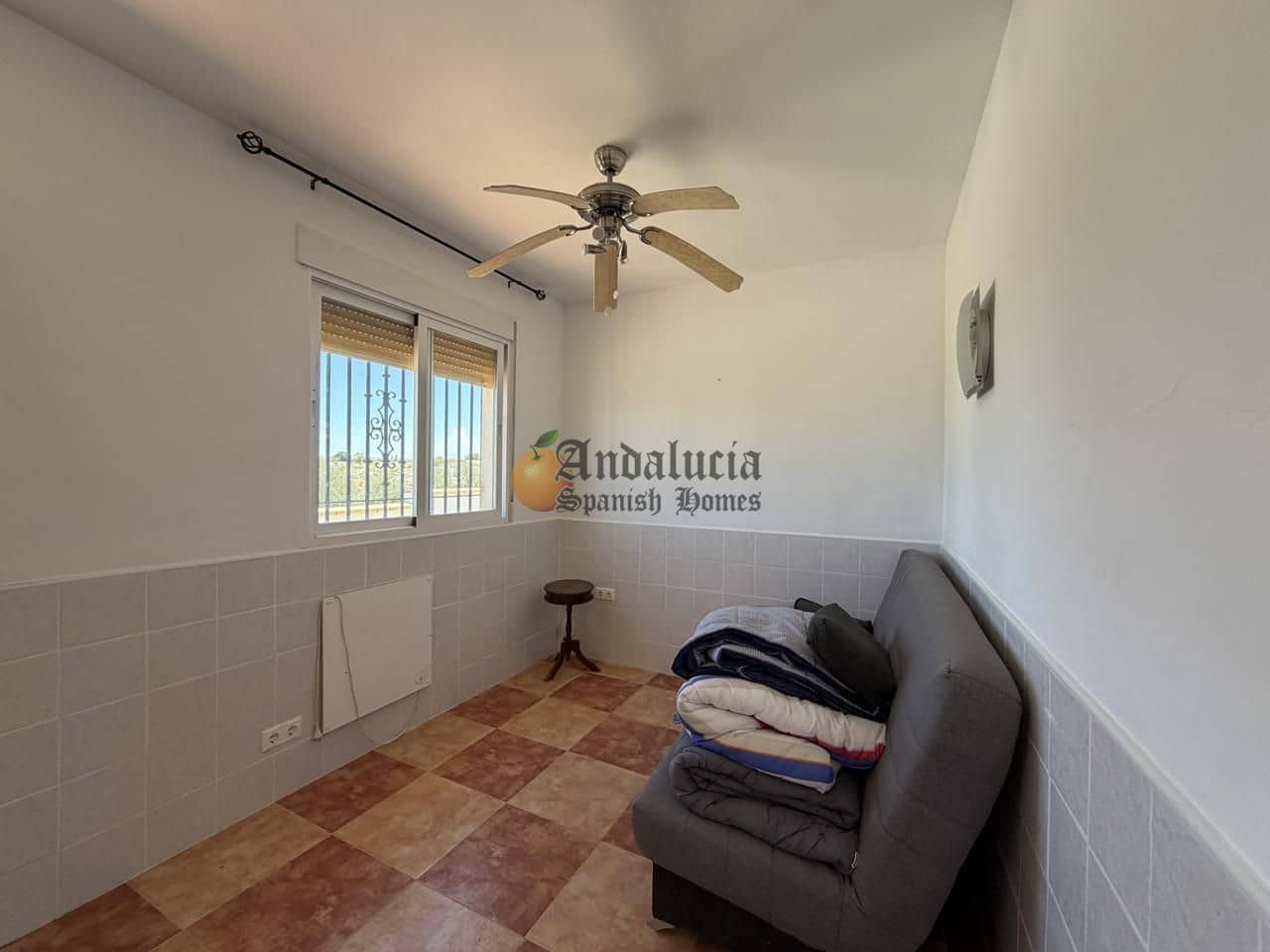 4 Zimmer Villa zu verkaufen in Moraleda de Zafayona mit Pool Garage - 249.000 € (Ref: 10004773)