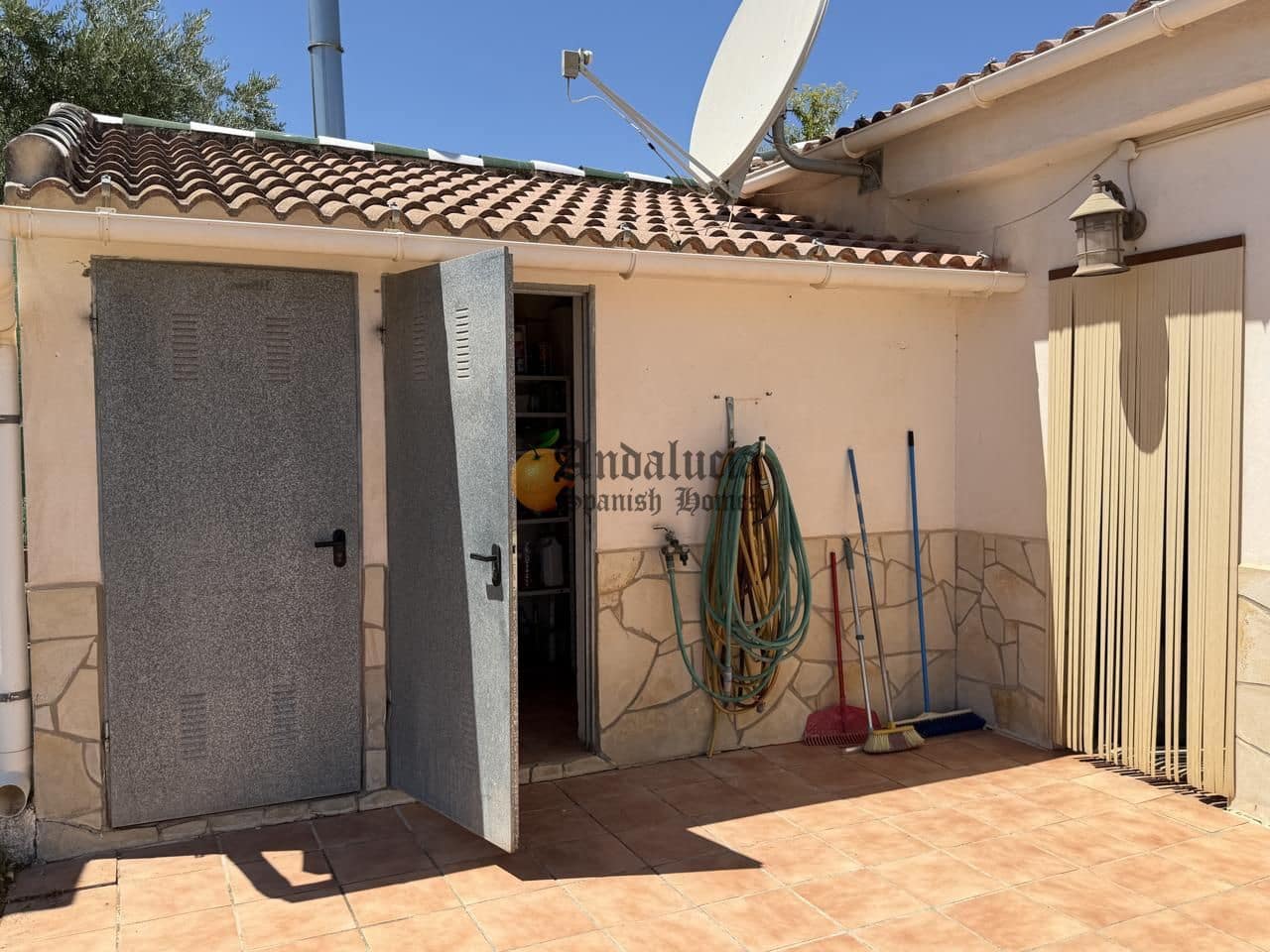 4 Zimmer Villa zu verkaufen in Moraleda de Zafayona mit Pool Garage - 249.000 € (Ref: 10004773)
