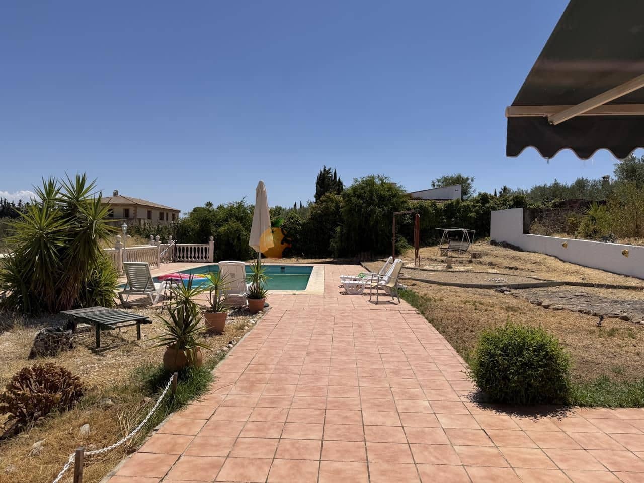 4 Zimmer Villa zu verkaufen in Moraleda de Zafayona mit Pool Garage - 249.000 € (Ref: 10004773)