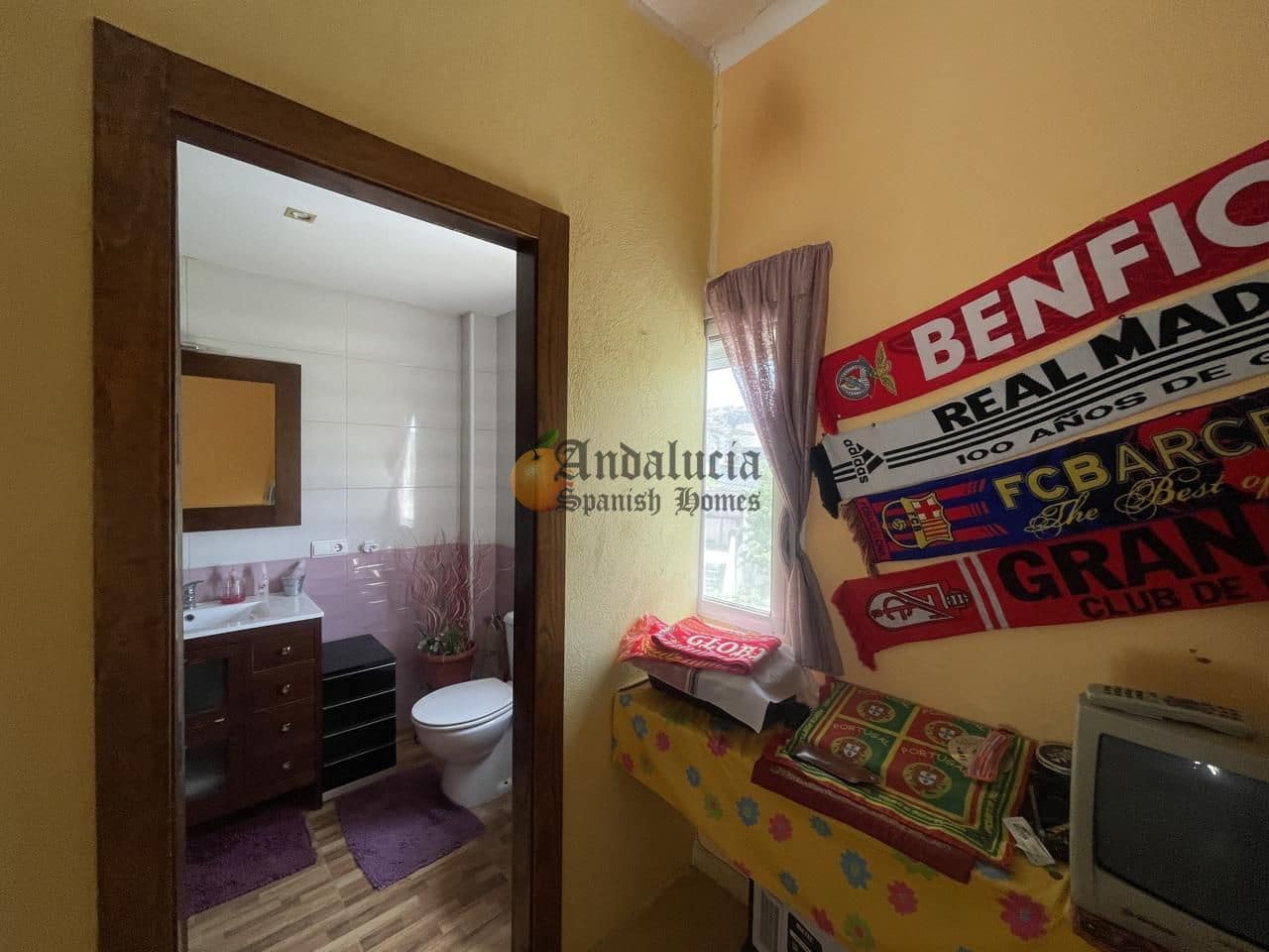 2 quarto Moradia para venda em Moclin com piscina - 117 000 € (Ref: 10130928)