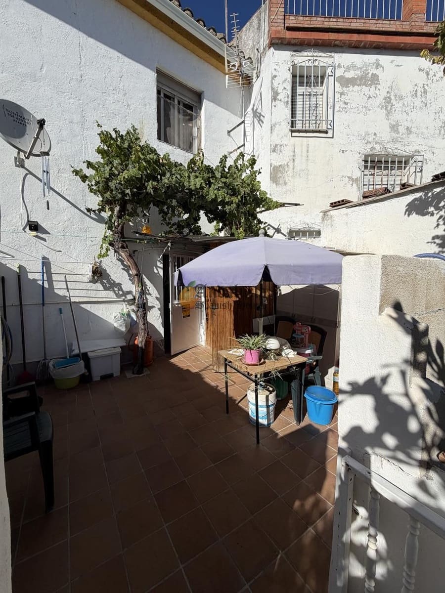 2 quarto Moradia para venda em Moclin com piscina - 117 000 € (Ref: 10130928)